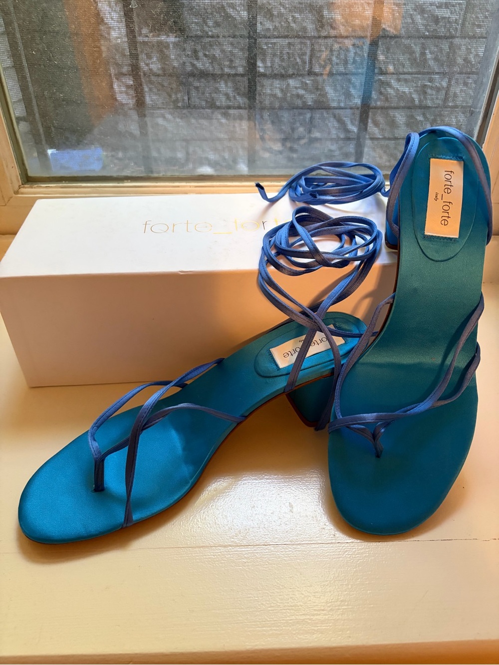 Heeled Thong Sandal in Silk - Sky